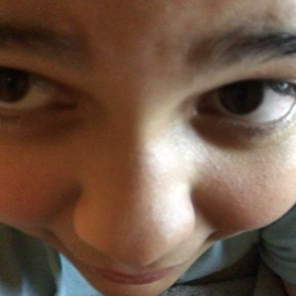 Meet your Posher, Adileny - Picture 1 of 1